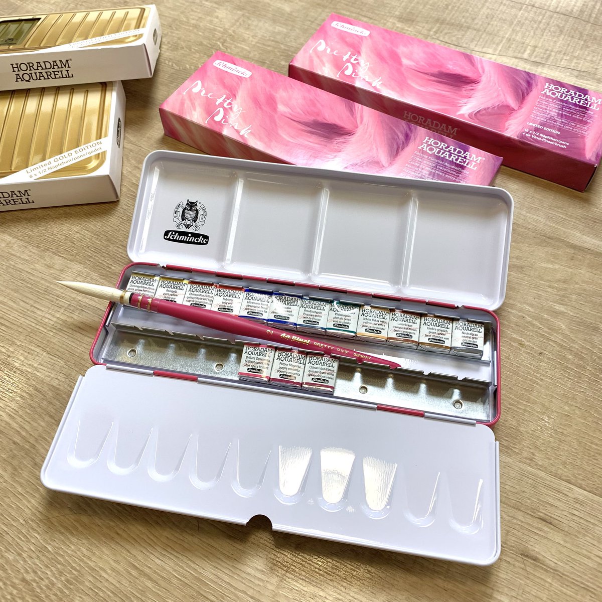 シュミンケから限定アイテム「ホラダム透明水彩 プリティピンク