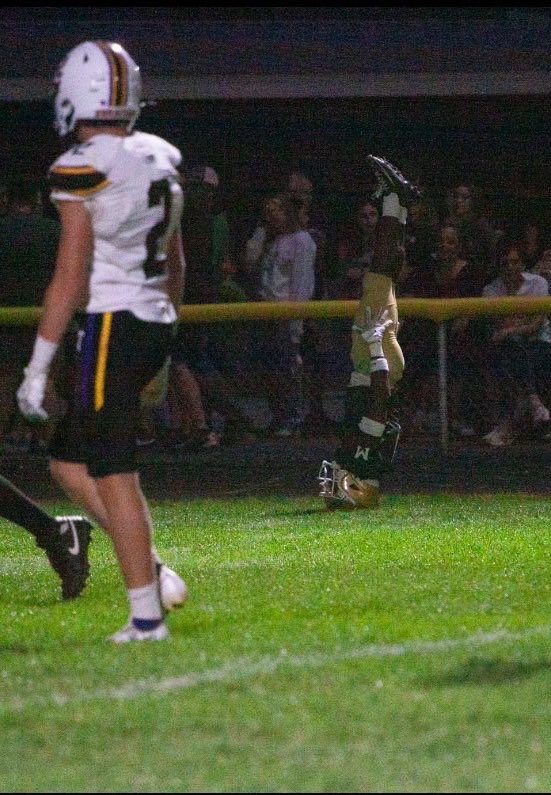 malachi1_lee's tweet photo. No talking. The film says it all😶🌫️. #slotback #co2027
Weeks 1-5
10 tds
700+ AP yds
1 rec td
7 rush tds
2 kr/pr tds
@scottybscout @AllenTrieu @PrepRedzoneIL @DeepDishFB @dabestscout2 @EDGYTIM @mikeclarkpreps
https://t.co/jNd0cZPeJ1 https://t.co/NyhanXWi9K