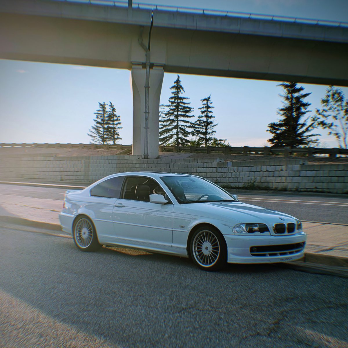 mcanasp16's tweet photo. Spotted in downtown Calgary: a rare Alpina B3 E46. Hand-built in Germany, this 3.3/3.4L inline-six pushes up to 305 hp with Alpina’s signature balance of performance and refinement. A true collector’s gem on Canadian streets.
#alpina #Classicbmw #alpinab3 https://t.co/QRtV74Uajo