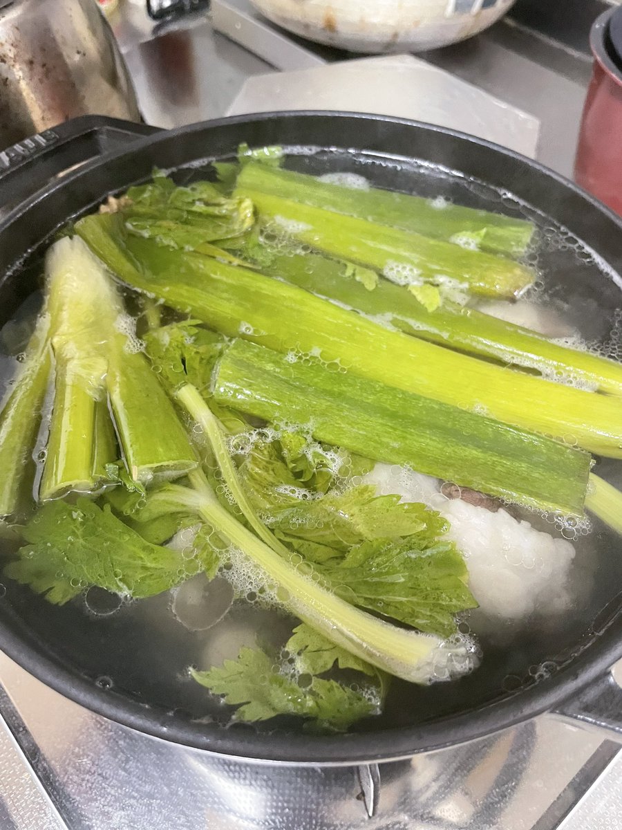牛テールが手に入ったのでテールスープ作ってます
これから3時間煮込みます