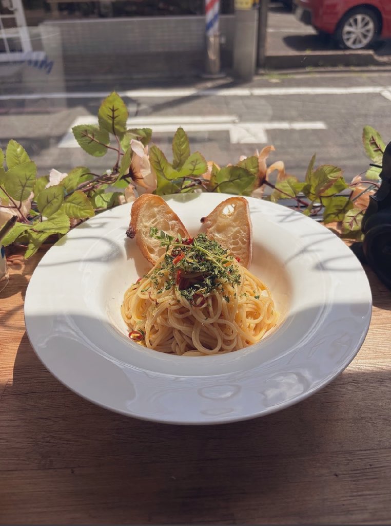 Good evening! This is Lex&amp;Co, a cafe in Karasuma, Kyoto. ☕🥞🍴

How are you all doing?🍀

Brunch is available from 10:00 AM to 4:00 PM. 🍽 

#kyoto #karasuma #cafe #京都 #烏丸 #カフェ #国際交流