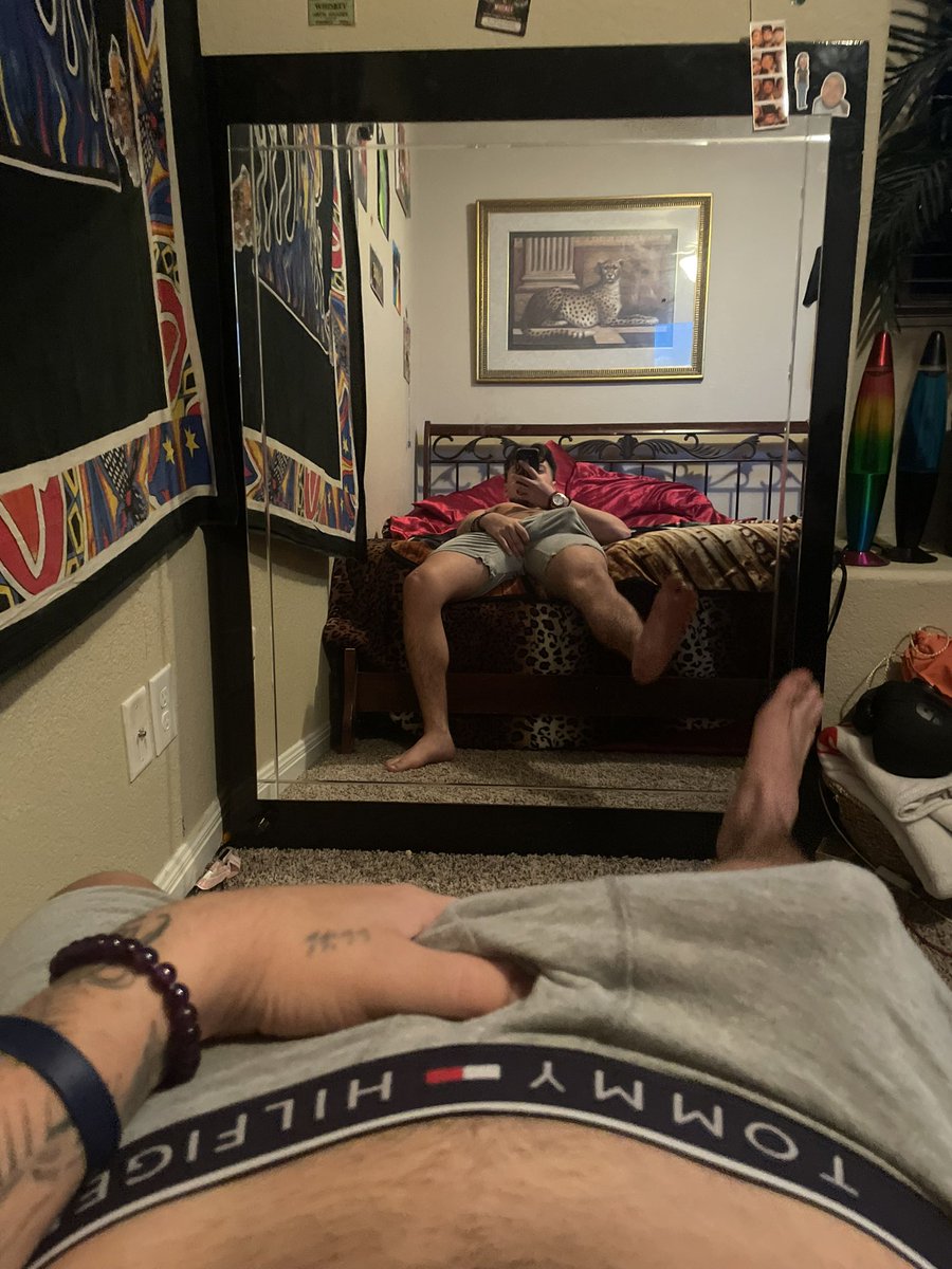 Come suck my dick n lick my toes