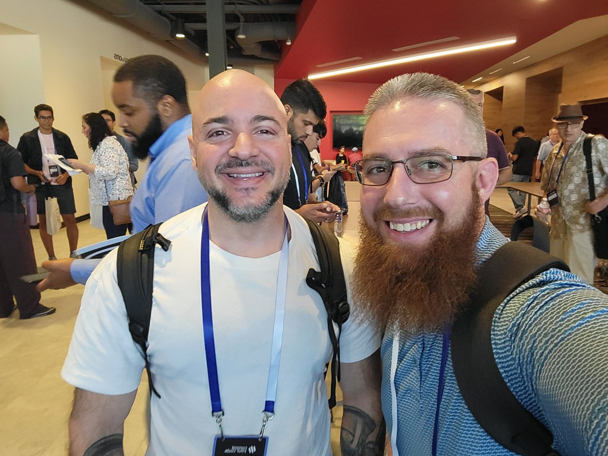 devsixstrings's tweet image. If you’re not following @DevLeaderCa , you’re missing out. Shoutout to @shashiwhocodes for connecting us 2 yrs ago. Nick always gives back, AMA streams, podcasts, etc, and somehow answers every question I’ve asked. Finally thanked him & heard his insights on learning new skills.