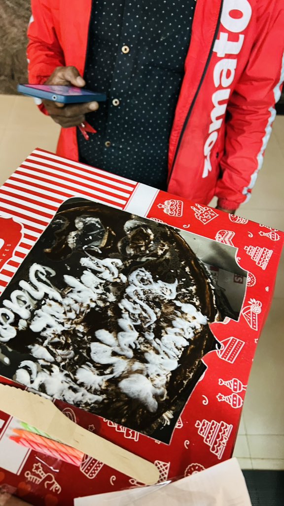 ActorRamiz's tweet photo. @zomato @zomato I received a completely damaged cake from FB Cakes (Order #7325403901). Zomato is not taking any responsibility and refusing to refund the amount. This is unacceptable. If not resolved immediately, I’ll be filing a complaint with the Consumer Court.
@zomatocare https://t.co/kqyZdpBBSI