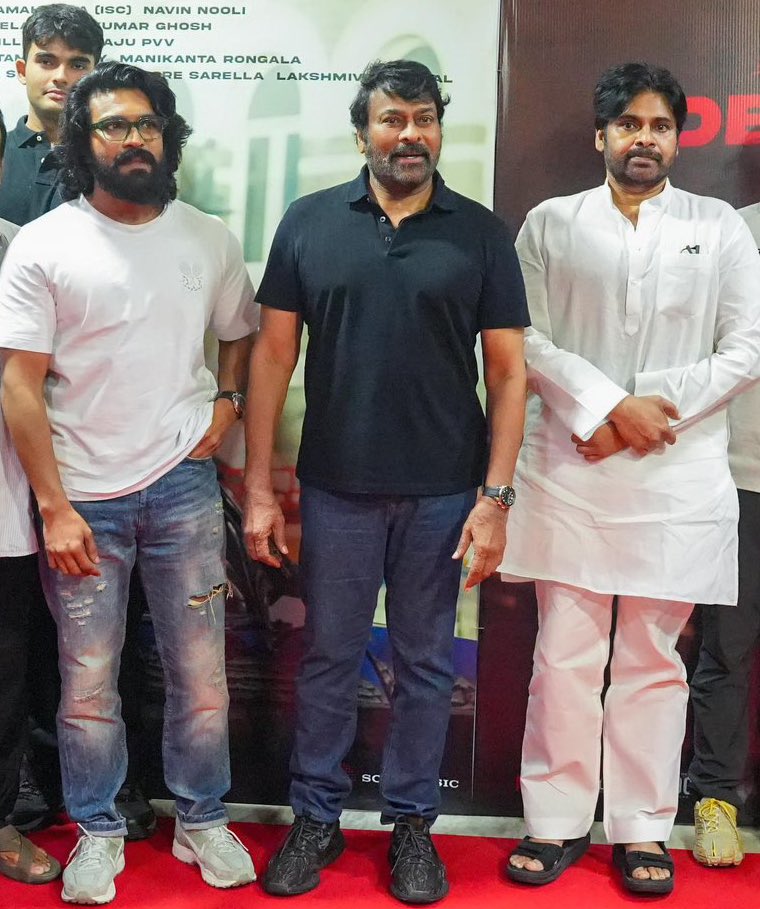 ChiruFanClub's tweet photo. Mega Family 😍❤️
@KChiruTweets
@PawanKalyan
@AlwaysRamCharan
#AkiraNandhan
#MegastarChiranjeevi https://t.co/UK4XUgL79z