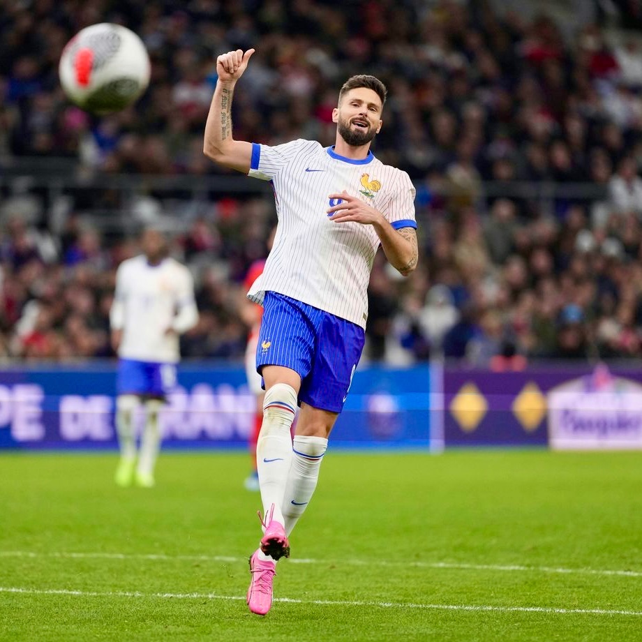 IF_Supporters's tweet photo. 🎂🇫🇷 Joyeux anniversaire Olivier Giroud ! 🇫🇷🎂

Meilleur buteur de l’histoire de l’équipe de France ⚽️🔥, champion du monde 2018 🌍⭐ et légende des Bleus 💙.

Merci pour toutes ces émotions, ces buts et cette passion partagée avec le maillot bleu 🙌. https://t.co/fbGeBGgbtu