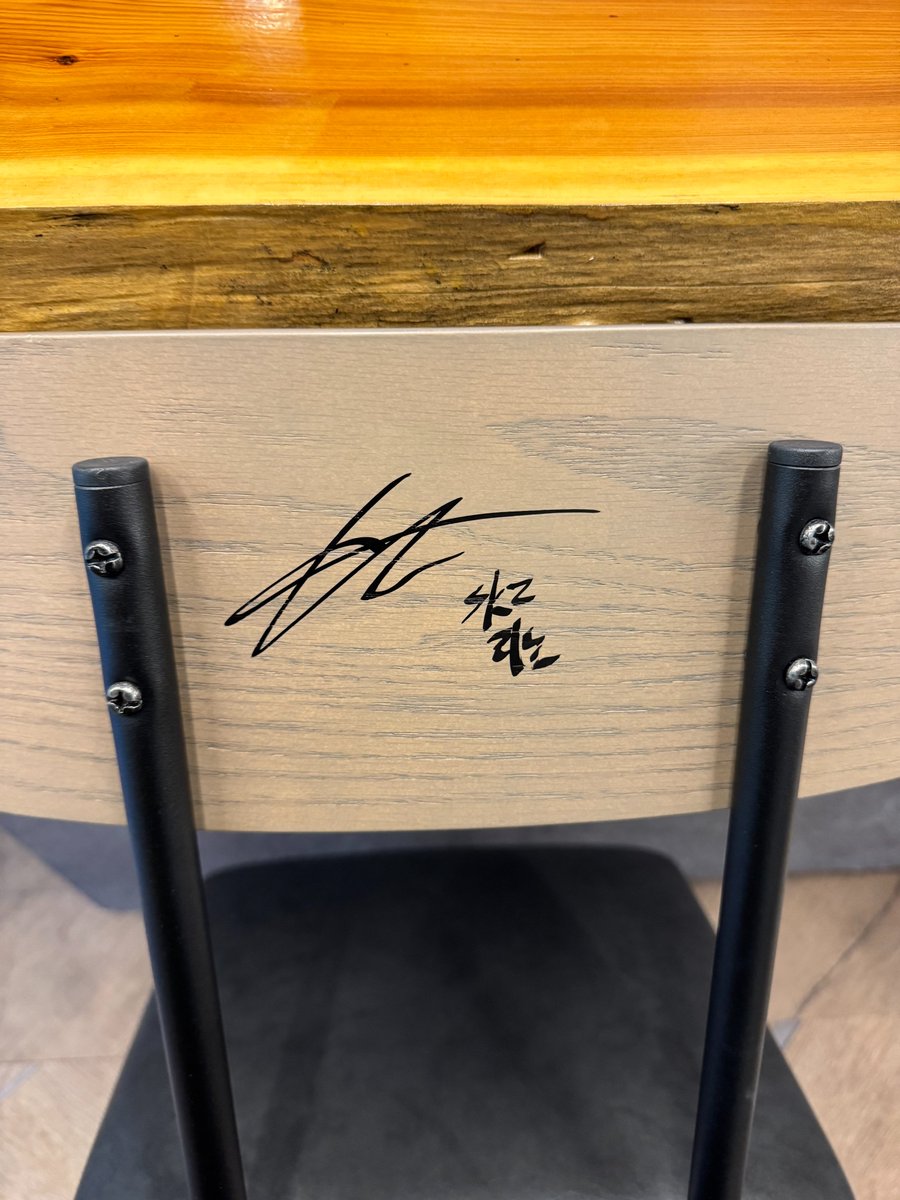 sinsajapan's tweet photo. Stray Kidsのリノさんがご来店くださいました🐰

#ストレイキッズ #リノ #スキズリノ 
#Straykids #스트레이키즈 #Leeknow #리노 https://t.co/9Im4UlJE5L
