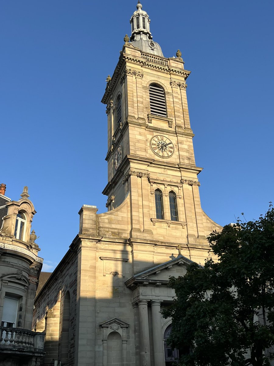 Bon mardi 😊 
🚙 107.1 📲 Appli: Comtoise Radio
🖥️ comtoiseradio.fr