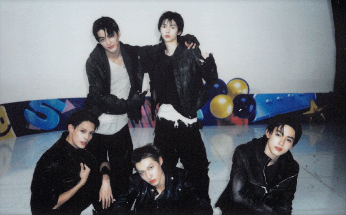 星星 tweet media