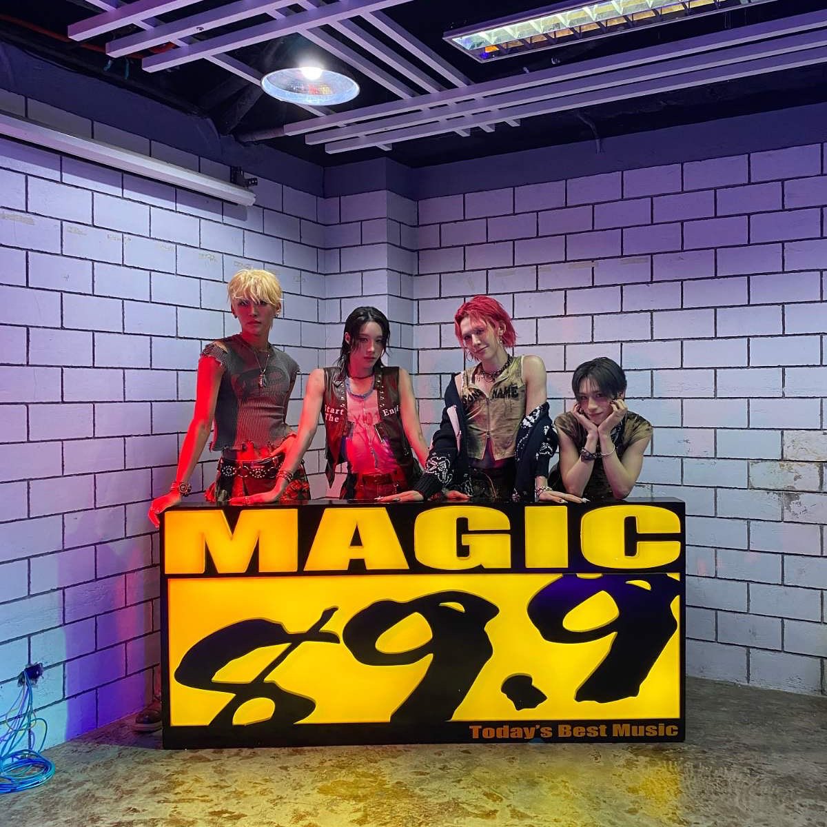 sst_blingbling's tweet image. 2025.9.29❤️‍🔥 #XLOV - magic899, on Pets in the City

#Magic899 #PetsInTheCity 
#XLOVinManila
#XLOV1stMallTourPH 
#XLOV #엑스러브

🔗 instagram.com/p/DPNd9a6Dx6N/…