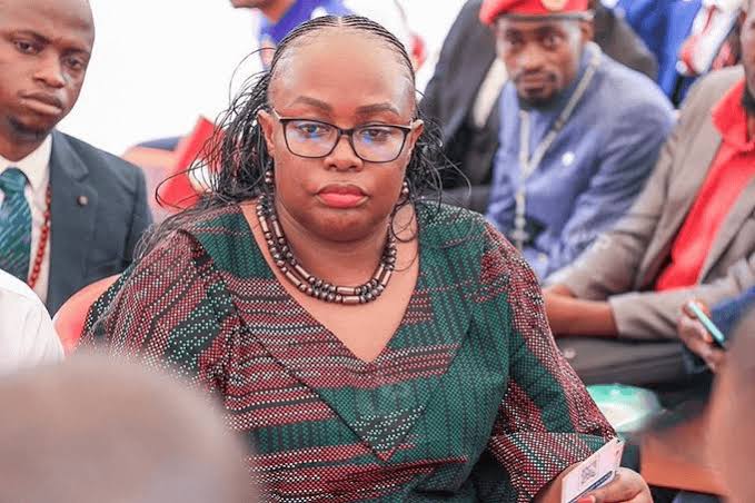 UGLawyer's tweet photo. Did she get the NUP card? If Yes, then NUP is a Joke. This Lady is as good as Nobert Mao or Mpuuga😏 https://t.co/NOr3CzXuBW