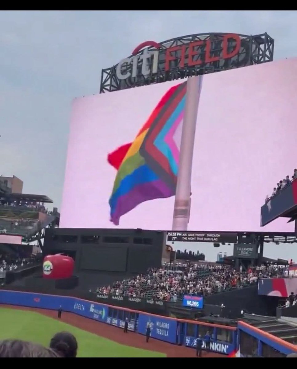 On Friday June 13th the NY Mets were 45-23 with the best record in baseball. Then they flew the trans pride flag durning the National Anthem. The Mets then lost 7 straight games, went 38-54 since their LGBTQ night &amp; missed the playoffs.

#alphabetmafia
#gowokegobroke