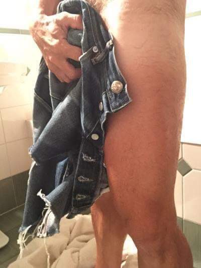 hotjeansfun's tweet photo. Love to clean my hard and leaking cock with my fucked up cutoffs, making them hot and tasty
#trashedjeans #cutoffs #creamyourjeans https://t.co/KXHmRjwEGP