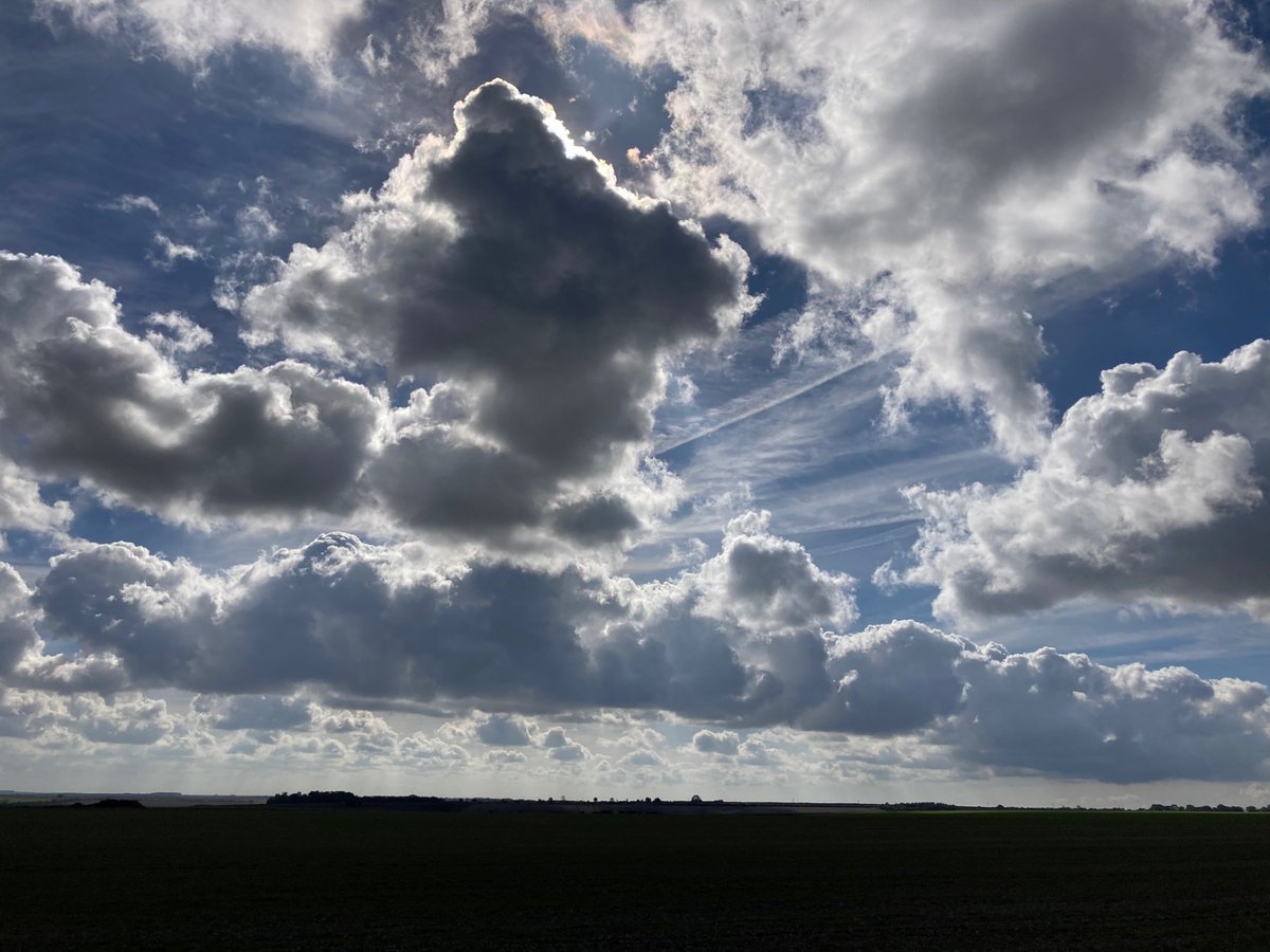 FYoungWriter's tweet photo. #Tuesday #walking 🚶‍♀️ Did the run this morning, and a walk from yesterday lunchtime in the @Yorkshire_Wolds 🚶‍♀️ Have a great day yesterday 🚶‍♀️ https://t.co/7HorwA8Jwd