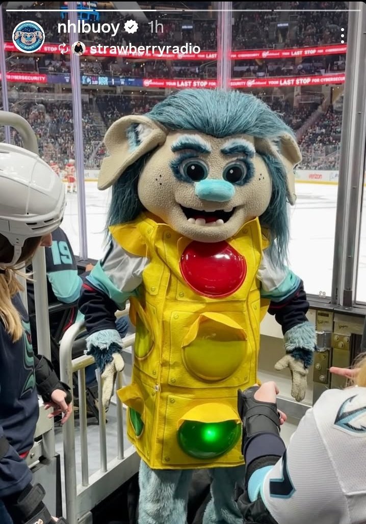 i wonder if Buoy watches the life series...