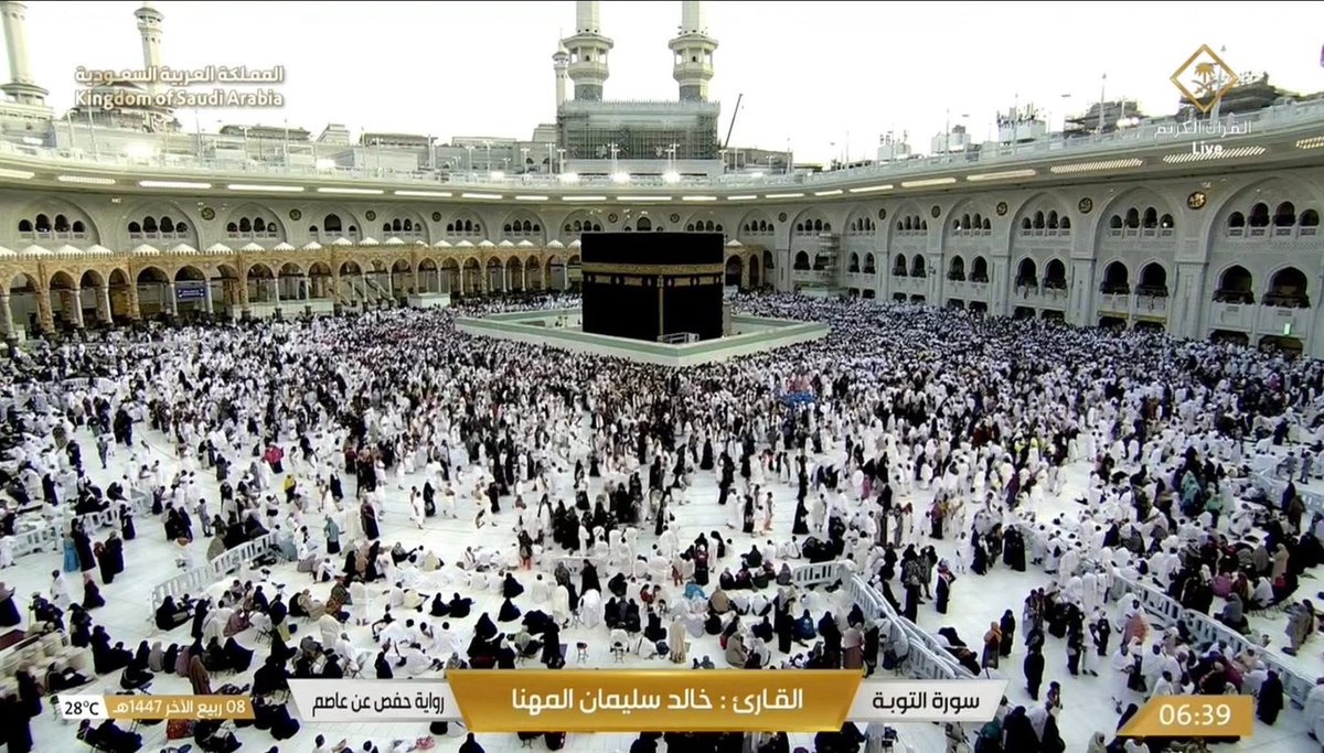 insharifain's tweet photo. Barriers around the Ka’bah have been placed for its periodic maintenance. https://t.co/a8NOUT6dux