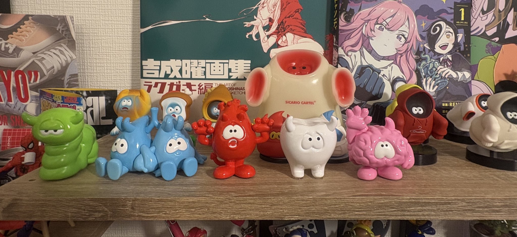 断捨離中に見つけたソフビ 最近私が集めているソフビです。 超可愛くて私に刺さりまくって