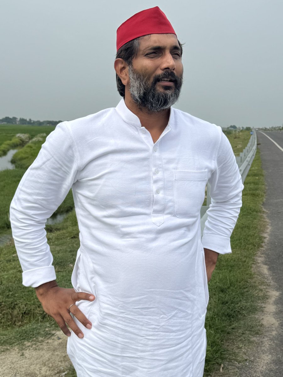 आज हिंदुस्तान में राजनैतिक और वैचारिक संघर्ष देशभक्ति और अंधराष्ट्रभक्ति के बीच है, यह संघर्ष बेमेल है और कट्टरपंथी लोग सत्ता में हैं, राष्ट्रवाद और अंधविश्वास अंधराष्ट्रभक्ति में अंतर है, अंधराष्ट्रभक्ति सामूहिक गुण्डागर्दी है जो लगातार इस देश में सच बोलने वालों के खिलाफ हो रही