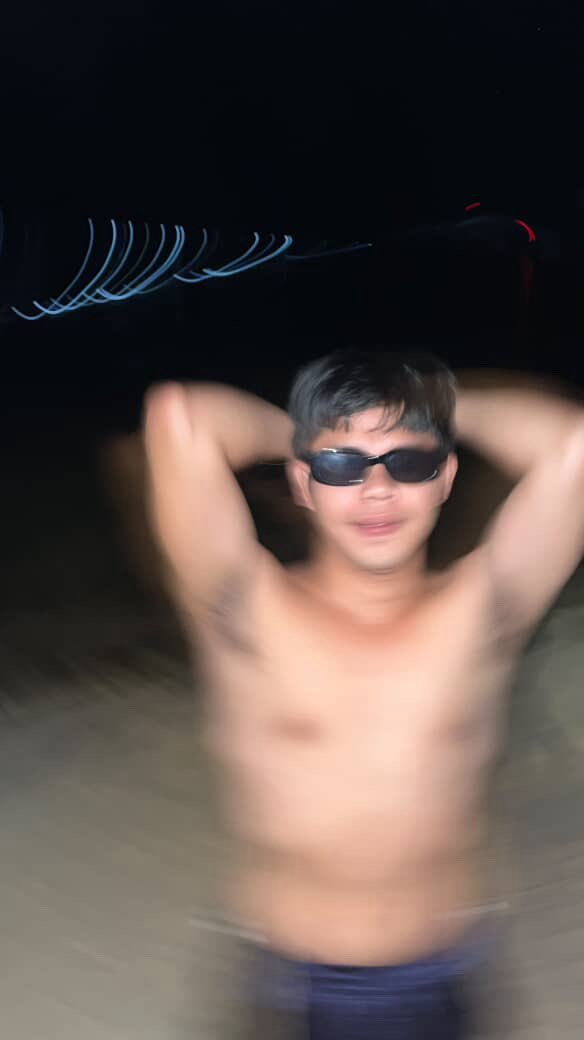 KdYoung03's tweet photo. Nigh sea https://t.co/18XZYtzxYV