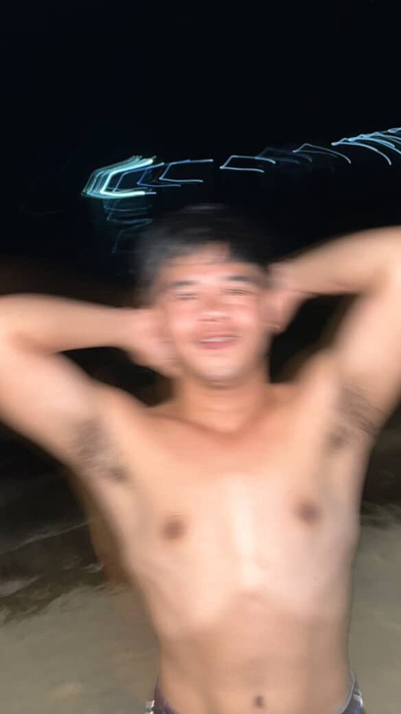 KdYoung03's tweet photo. Nigh sea https://t.co/18XZYtzxYV