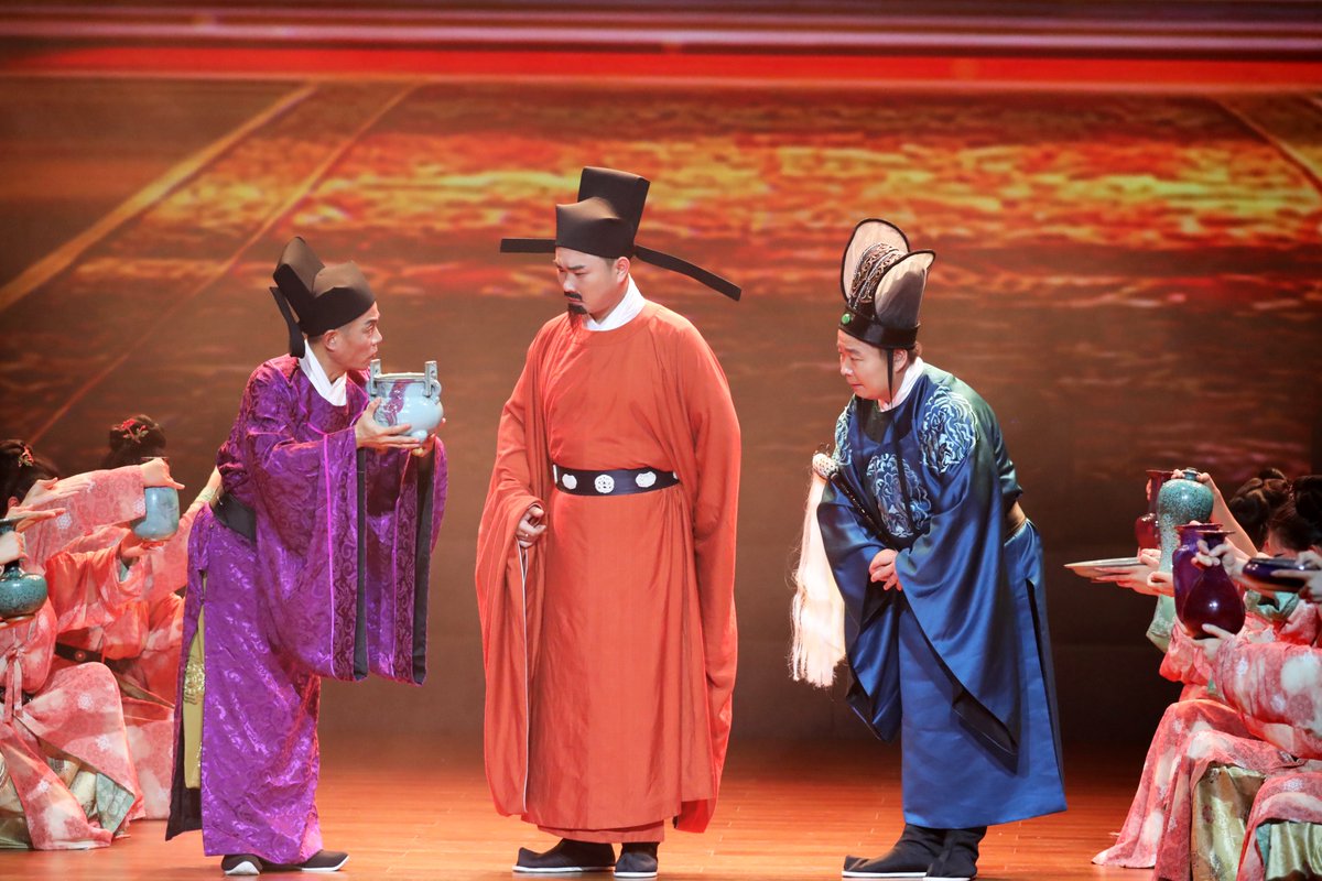 ColorfulXuchang's tweet image. The 13th Yuzhou Jun #Porcelain Cultural Tourism Festival has officially kicked off. A spectacular drama about the history of Jun porcelain premiered, attracting numerous spectators. #Xuchang #chinatravel