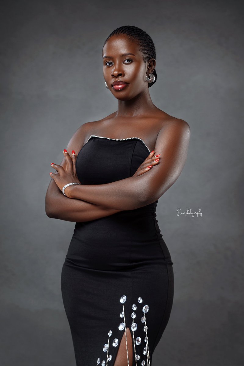 Essential 🌻 🌺 tweet media