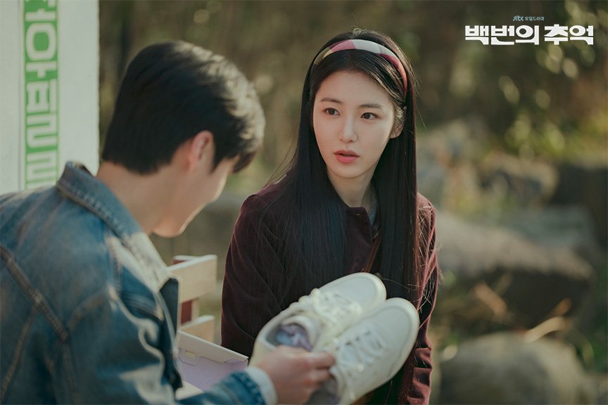 ddadan2018's tweet photo. 요즘 백번의 추억 보면서 계속 미쳤다 미친 개좋아 개이뻐 이말만 반복....나이가 먹었으면 이제 좀 어른스럽게 말할줄 알아야하는데 그저  눈이멀고 도파민에 절여져서 이러고있음 개좋아요 진짜 https://t.co/pT91NFv8mT