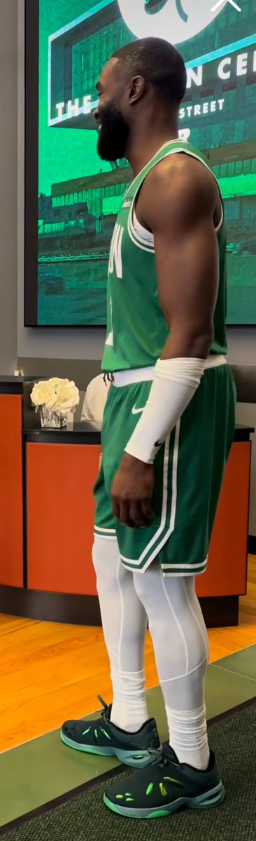 KWAPT's tweet photo. Need those “Galactic Green” @741Performance that JB rocked at today’s Media Day..🔥👽 https://t.co/KF63KMlgNi