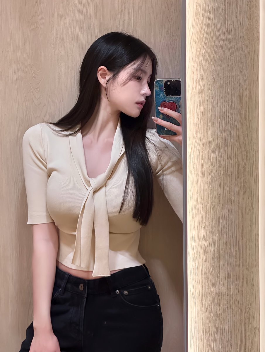 **새로운 옷 샀는데 맘에 들어! 🛍️** 
#정병계_𝕏친소 #정병계𝕏친소 #프로아나_트친소