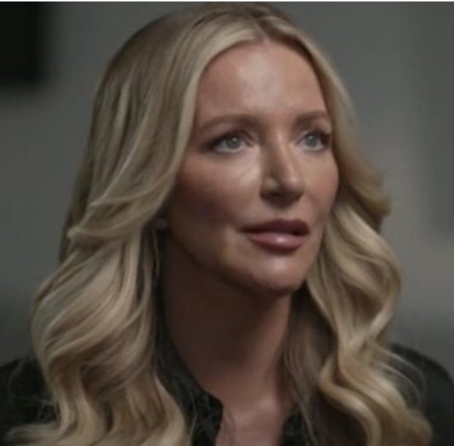 #CovidContracts
M'Lady Michelle Mone. Just 18 days after being added to the 'VIP Lane', PPE Medpro was awarded two contracts: one for £81 Mn, the second a month later for £122 Mn. A total of £203 Mn. Despite no previous experience of sourcing PPE. Appalling.
#BBCBreakfast #GMB