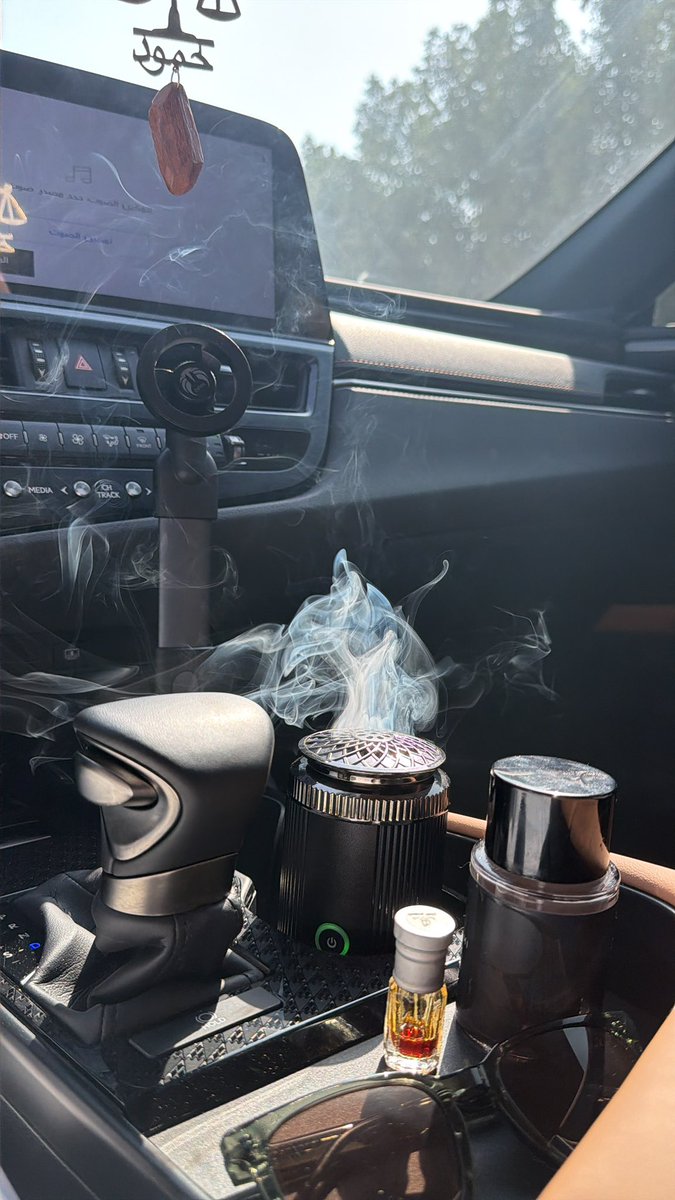 مع إشراقة الصباح يتجدد العزم، 
ويعطر العود تفاصيل اليوم.