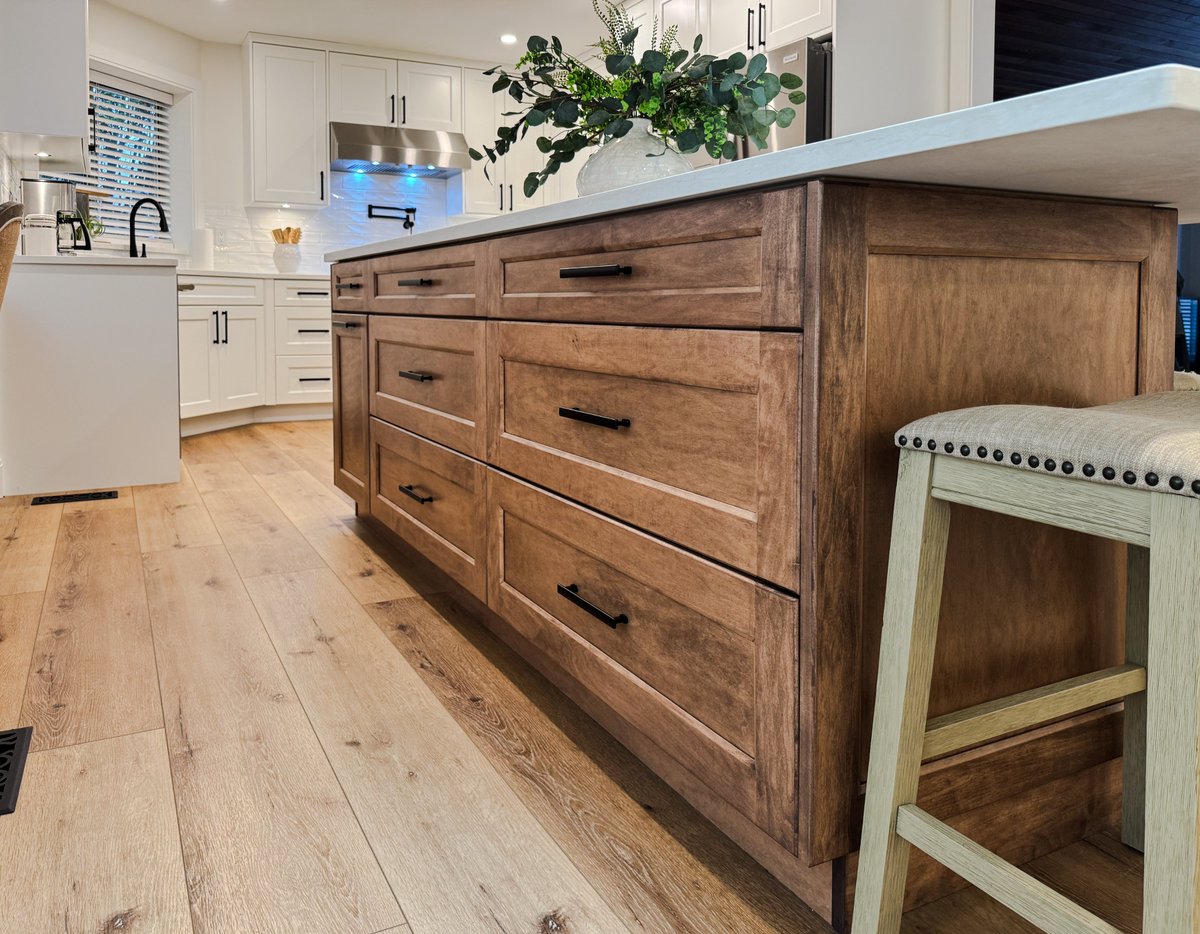 1KitchenExpress's tweet image. Still dreaming of a new kitchen before Christmas? Our in-stock cabinets make it possible.

Fast. Reliable. Affordable.

👉 Read the blog: kitchenexpress.ca/in-stock-kitch… 

#KitchenExpress #InStockCabinets #Surrey #Langley