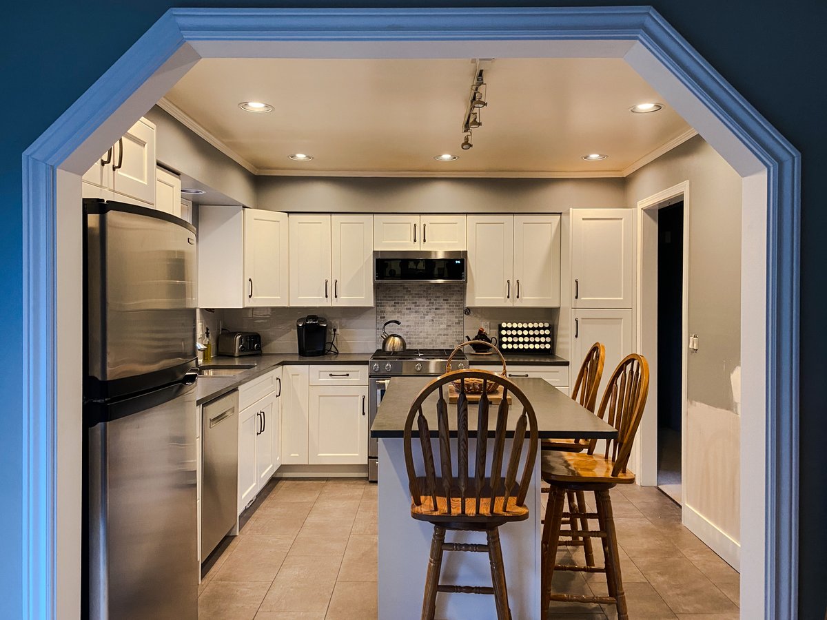 1KitchenExpress's tweet image. Still dreaming of a new kitchen before Christmas? Our in-stock cabinets make it possible.

Fast. Reliable. Affordable.

👉 Read the blog: kitchenexpress.ca/in-stock-kitch… 

#KitchenExpress #InStockCabinets #Surrey #Langley