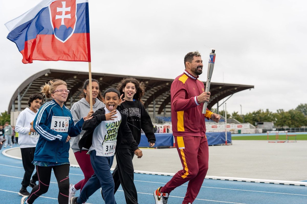 Nohybaj's tweet image. Pokoj, “politika do športu nepatrí” 🤡 #nohybaj #pumukli #trapko #dukla