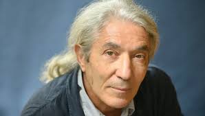 Boualem Sansal croupit en détention dans un silence assourdissant. Un grand écrivain muselé, une voix libre sacrifiée, et presque personne ne s’indigne. Ce mutisme collectif est une honte. ✊📚