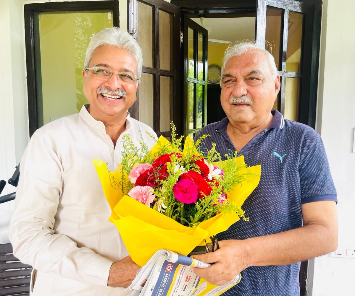 नेता विपक्ष <a href="/BhupinderShooda/">Bhupinder Singh Hooda</a> जी से मिलने पहुंचे अध्यक्ष <a href="/RaoNarenderS/">Rao Narender Singh</a> जी।

दोनों नेताओं ने एक दूसरे को नई जिम्मेदारी के लिए दी बधाई और हाई कमान का किया धन्यवाद 🙏