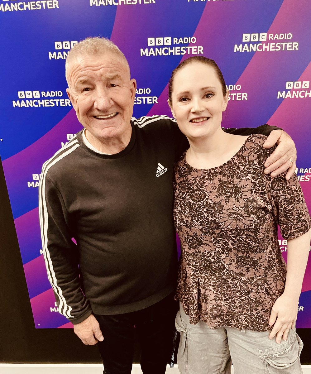 Leeschloe tweet picture