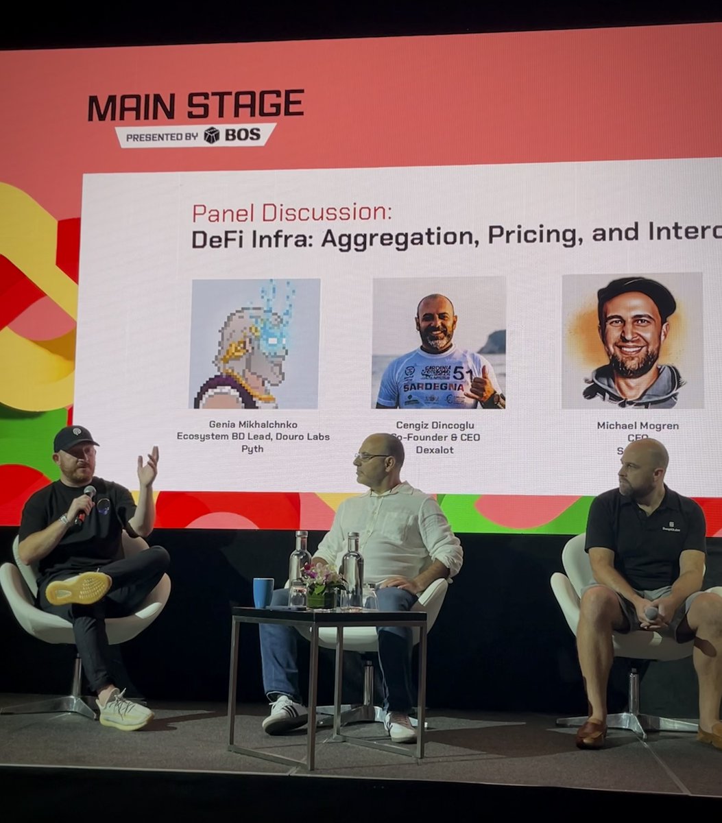 Multichain Day 的小组讨论，出席者包括来自 Pyth Network 的 Genia Mikhalchenko、Dexalot 的 Cangiz Dincoglu 和 Michael Mogren