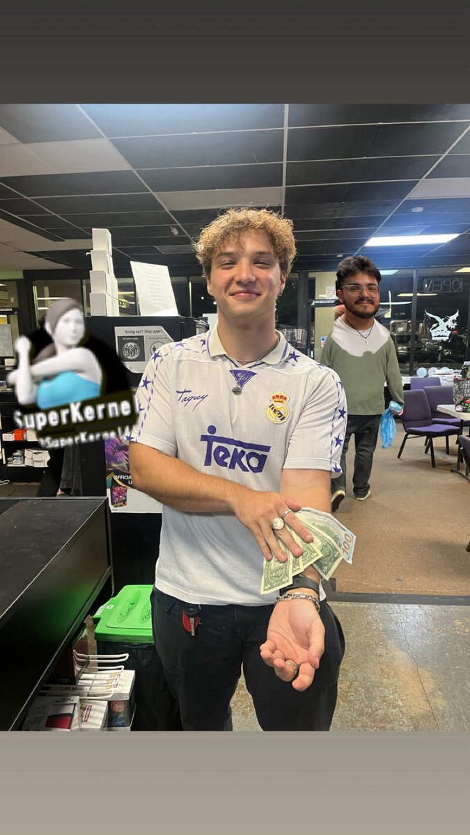 OregonSSB's tweet image. Congrats to the Winners of Big Epic #12 (1 Year Anniversary Edition!)
Singles: 
🥇@TerraLXIII 
🥈@MrJuego_y_Reloj 
🥉@SuperKernel44 
Dubs:
🥇Jondude&amp;amp;Adam
🥇Superkernel&amp;amp;Shweepy
Redemption:
🥇@IsThatKamikaze 
🥈@comb0ver 
🥉@N1svoid 
SoWa vs PDX Crew Battle: 
Sowa Wins by 4 stocks!