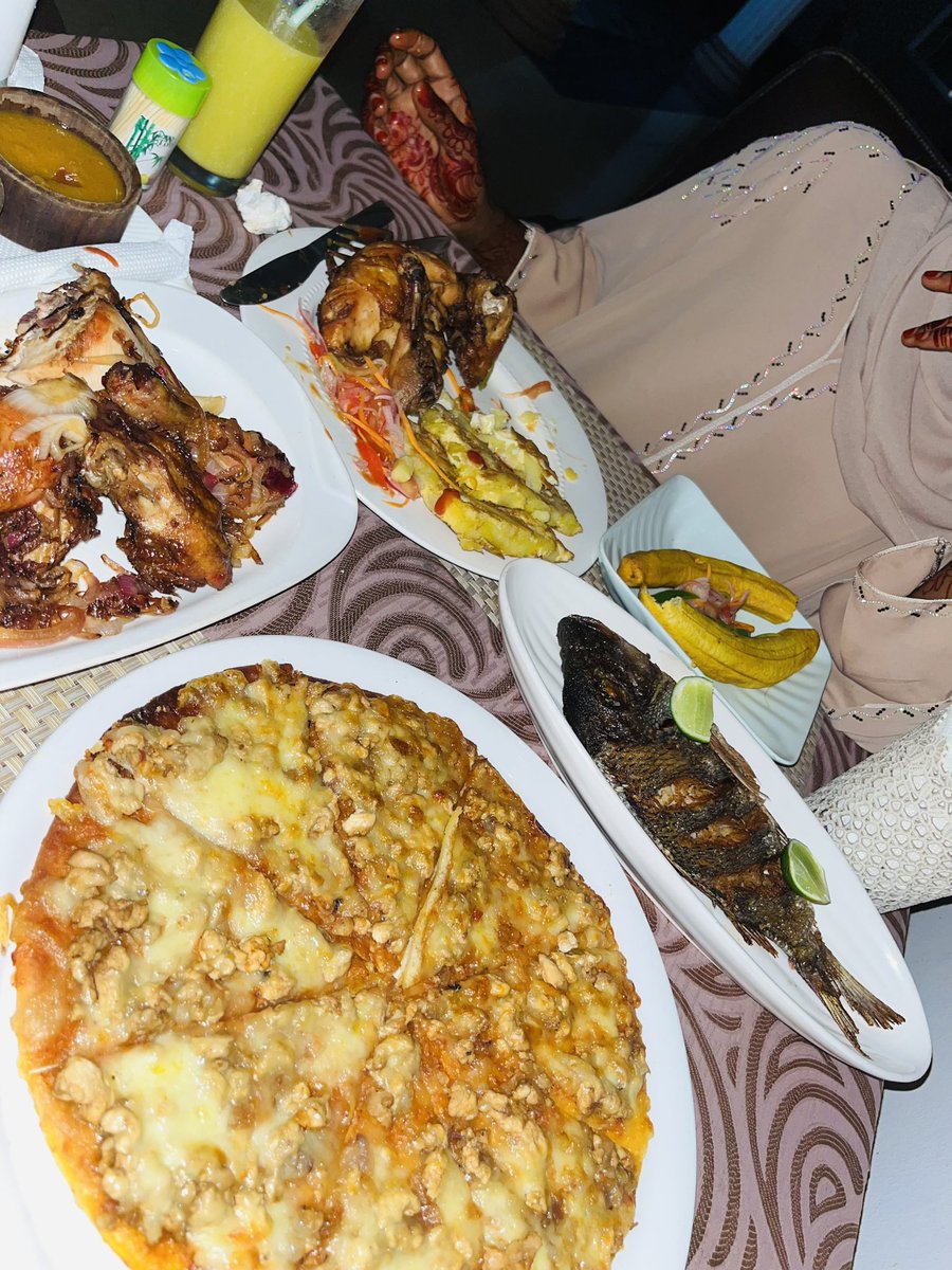 Last night with my wife❤️

Allah tuongoze insha allah🙏🏾