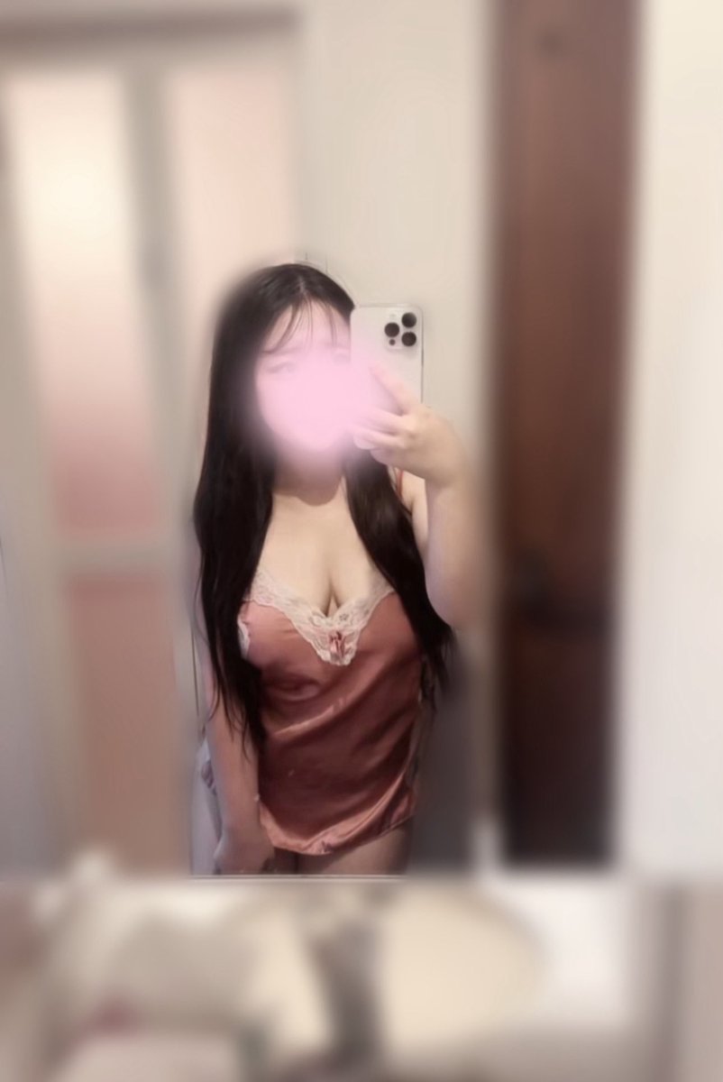 こんにちは🌟

出勤しました♡

昨日久しぶりに入店当時に来てくださったお客様に会えて幸せハッピーだった🎶

本日も22時までお待ちしてます✊🏻