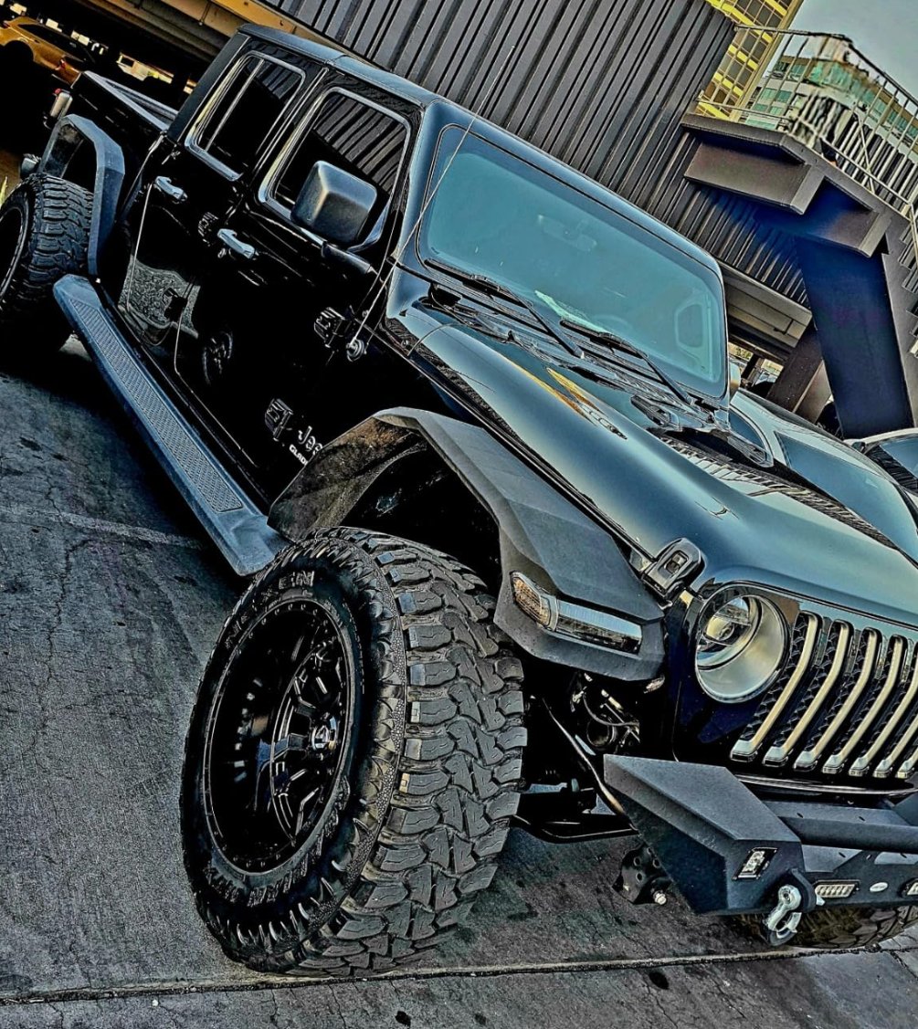 RedWolf_19's tweet image. All in the angle 📸

#twisted #Tuesday
#Jeep #Gladiator