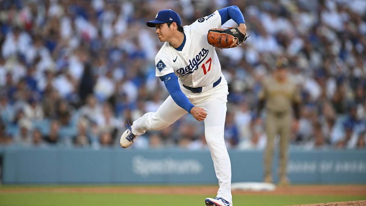 Shohei Ohtani is about to win his 3rd consecutive MVP. 

He just put up ANOTHER year that is one of the greatest seasons EVER

Hitting: 55 HR / 1.014 OPS

Pitching: 47 IP / 62 Ks / 2.87 ERA / 1.90 FIP

Greatest ever.

Full convo here (~13:30in): youtu.be/-3eoosMn7KE?si…