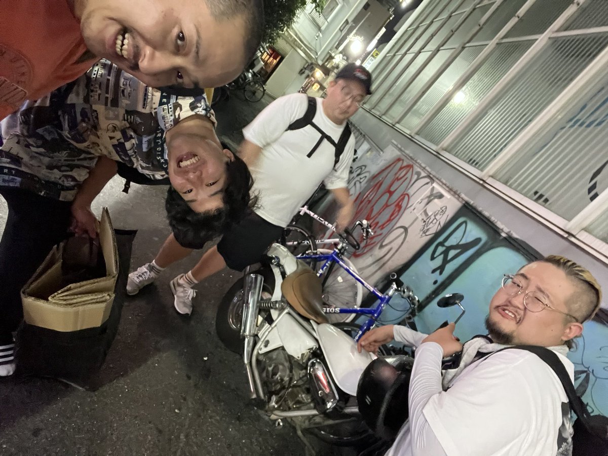 kai23mittu's tweet photo. 大阪はみんな難波中心にぎゅって住んでるから電車なんか気にせんと飲めてん話また聞かせて欲しいし、じゃあねって言って帰ったと思ったらまだおるやつまたやろう https://t.co/NIEWOlhiLW