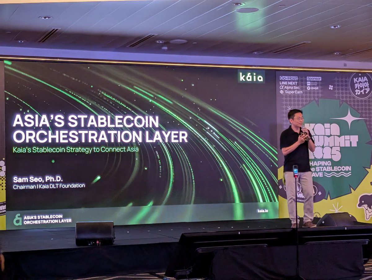Gamunityxyz's tweet photo. Live from #KaiaCommunitySummit2025 — energy in full charge!🔥
@Iam_JohnCho and @seo_sangmin sharing insights that feel like future code for #KaiaChain ✨
#Gamunity #Token2025 #Stablecoin https://t.co/luqQpOfRwg