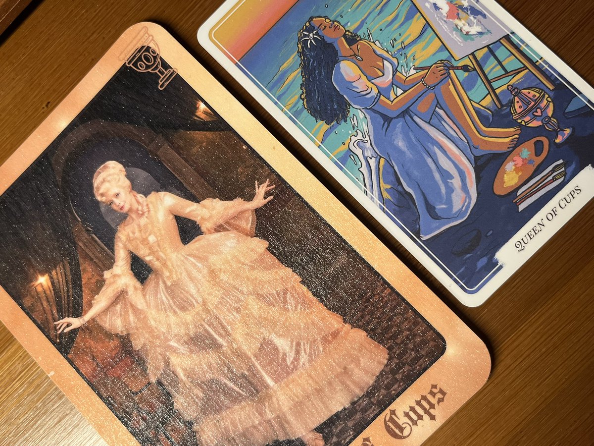 น่ารักทุกชิ้นเลยค่ะ เลือกไม่ถูกว่าชอบอันไหน เพราะชอบทุกอันเลยค่ะ #กอวบายชาเล็ต
ขอบคุณ กจก.น่ารักๆจาก<a href="/chalett_Jo/">♡̷ ྀིྀི 𝐋𝐢𝐧𝐝𝐬𝐚𝐲 ‎ .☘︎ ݁˖ ชาเล็ตโจ</a> 

ปล.ไพ่เข้ากับทั้ง 2 ตัวละครมากๆค่ะ 
queen cups เป็นคนสวย แต่อารมณ์ขึ้นๆลงๆ สามวันดีสี่วันร้าย

queen sword เป็นคนดื้อรั้นหัวแข็ง เถียงชนฝา อารมณ์แปรปรวน แต่เด็ดขาด