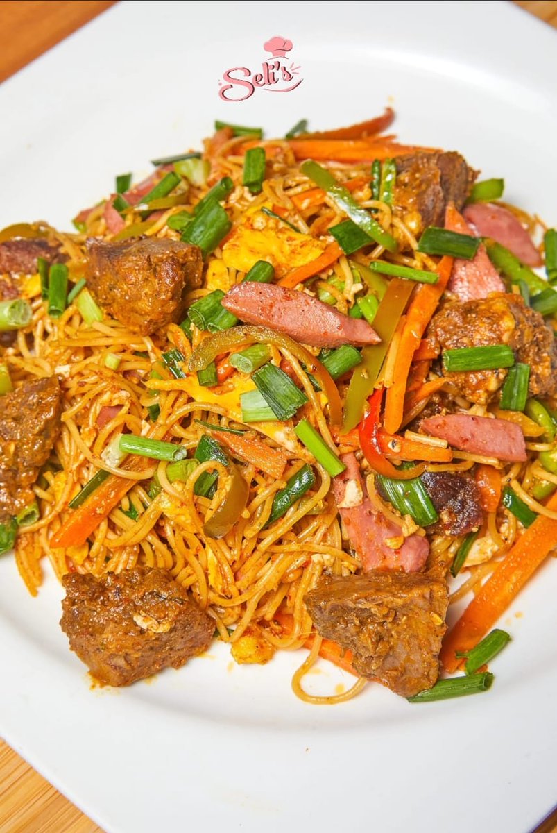 Selis Cafe tweet media