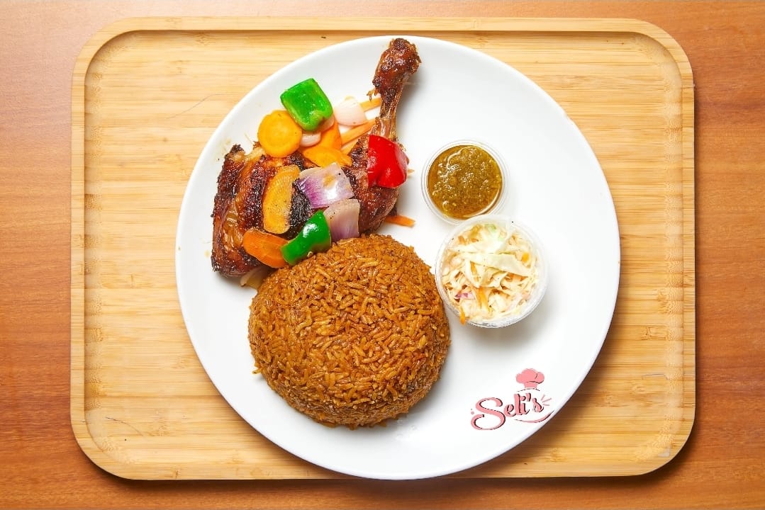 Selis Cafe tweet media