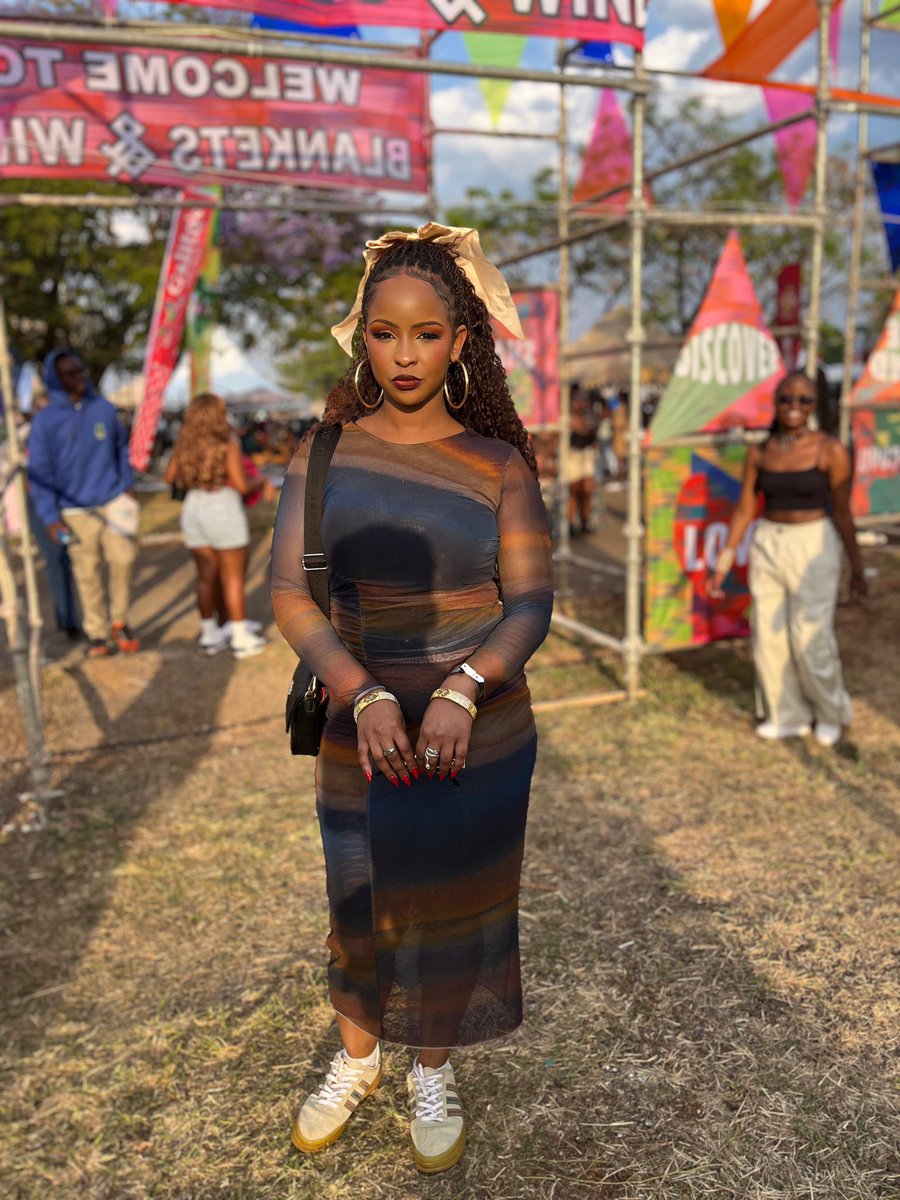 mumbikezzie's tweet image. Finally outside after a long while
#blanketsandwine