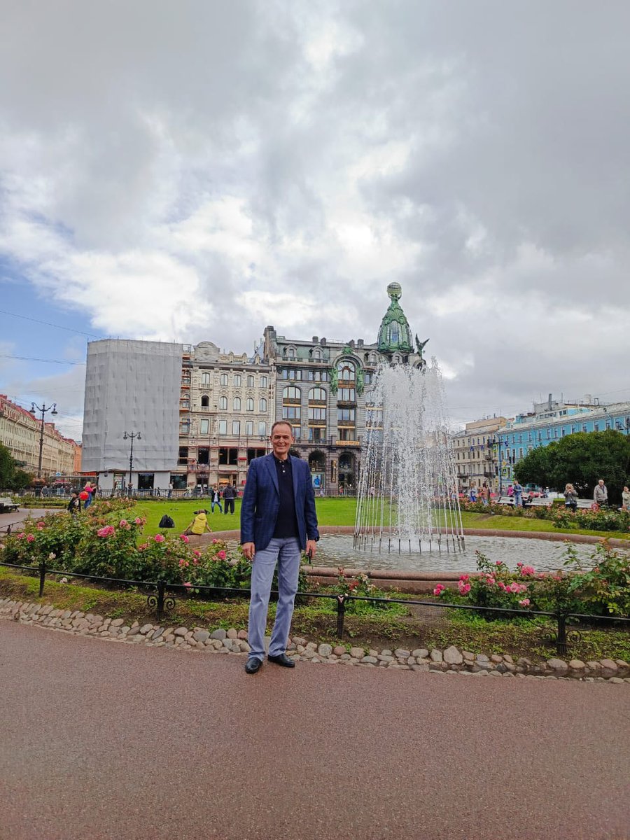 Тут вспомнилось, что в конце июля впервые в жизни побывал в Питере 😊